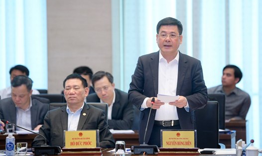 Bộ trưởng Bộ Công Thương Nguyễn Hồng Diên phát biểu giải trình. Ảnh: Bộ Công Thương