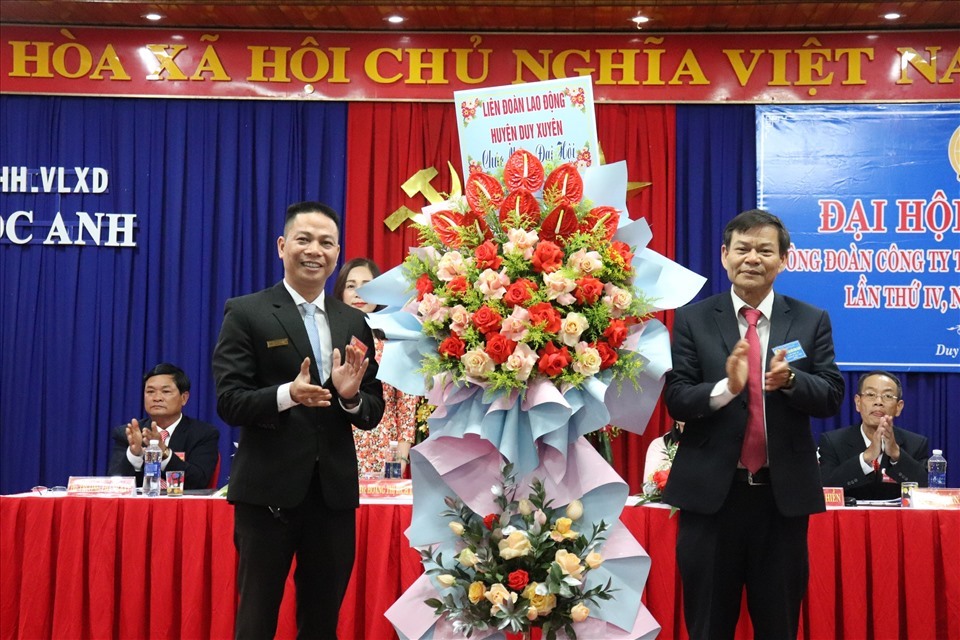 Đại hội CĐCS điểm huyện Duy Xuyên được tổ chức tại Công ty TNHH Vật liệu xây dựng Phan Ngọc Anh (Quảng Nam). Ảnh: Nguyễn Linh