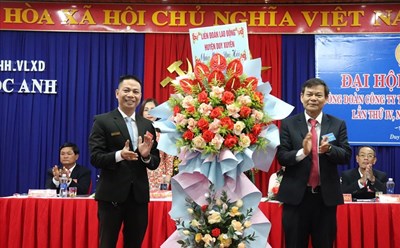 Đại hội CĐCS điểm huyện Duy Xuyên được tổ chức tại Công ty TNHH Vật liệu xây dựng Phan Ngọc Anh (Quảng Nam). Ảnh: Nguyễn Linh