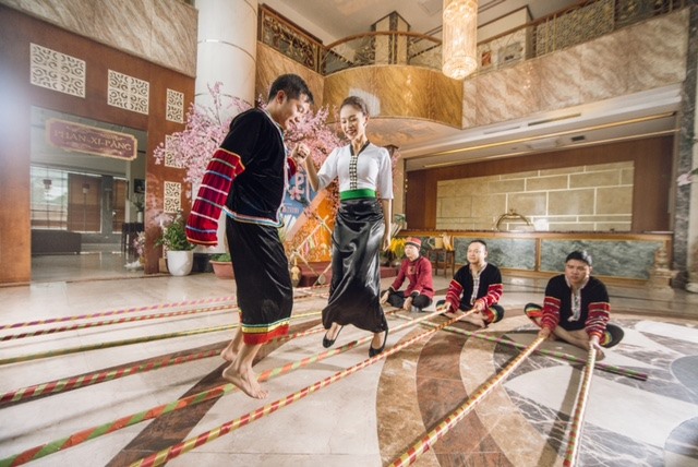 Điệu múa sạp trong ngày Tết Mường Thanh. Ảnh: BTC