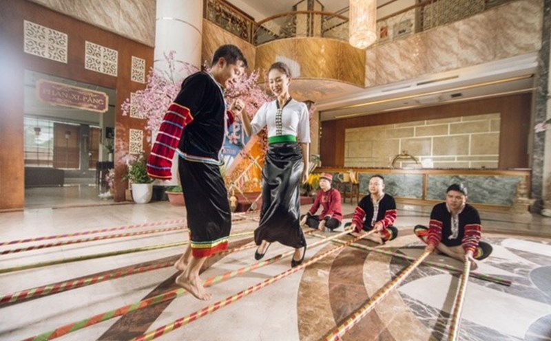 Điệu múa sạp trong ngày Tết Mường Thanh. Ảnh: BTC