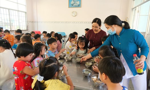 Vấn đề vệ sinh thực phẩm là ưu tiên hàng đầu của các trường mầm non, cơ sở giáo dục đào tạo. Ảnh: Phong Linh
