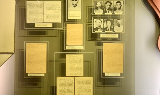 Những tư liệu liên quan đến Hội nghị thành lập Đảng Cộng sản Việt Nam năm 1930 được trưng bày tại Bảo tàng Hồ Chí Minh. Ảnh: Thuý Huyền