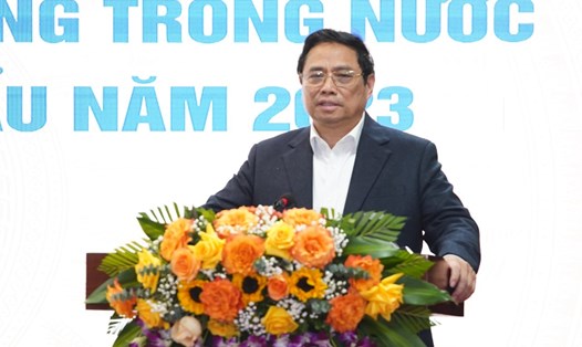 Thủ tướng Phạm Minh Chính phát biểu chỉ đạo tại buổi làm việc với Bộ Công Thương về các giải pháp thúc đẩy sản xuất tiêu dùng và mở rộng thị trường xuất khẩu 2023. Ảnh:  Văn Minh