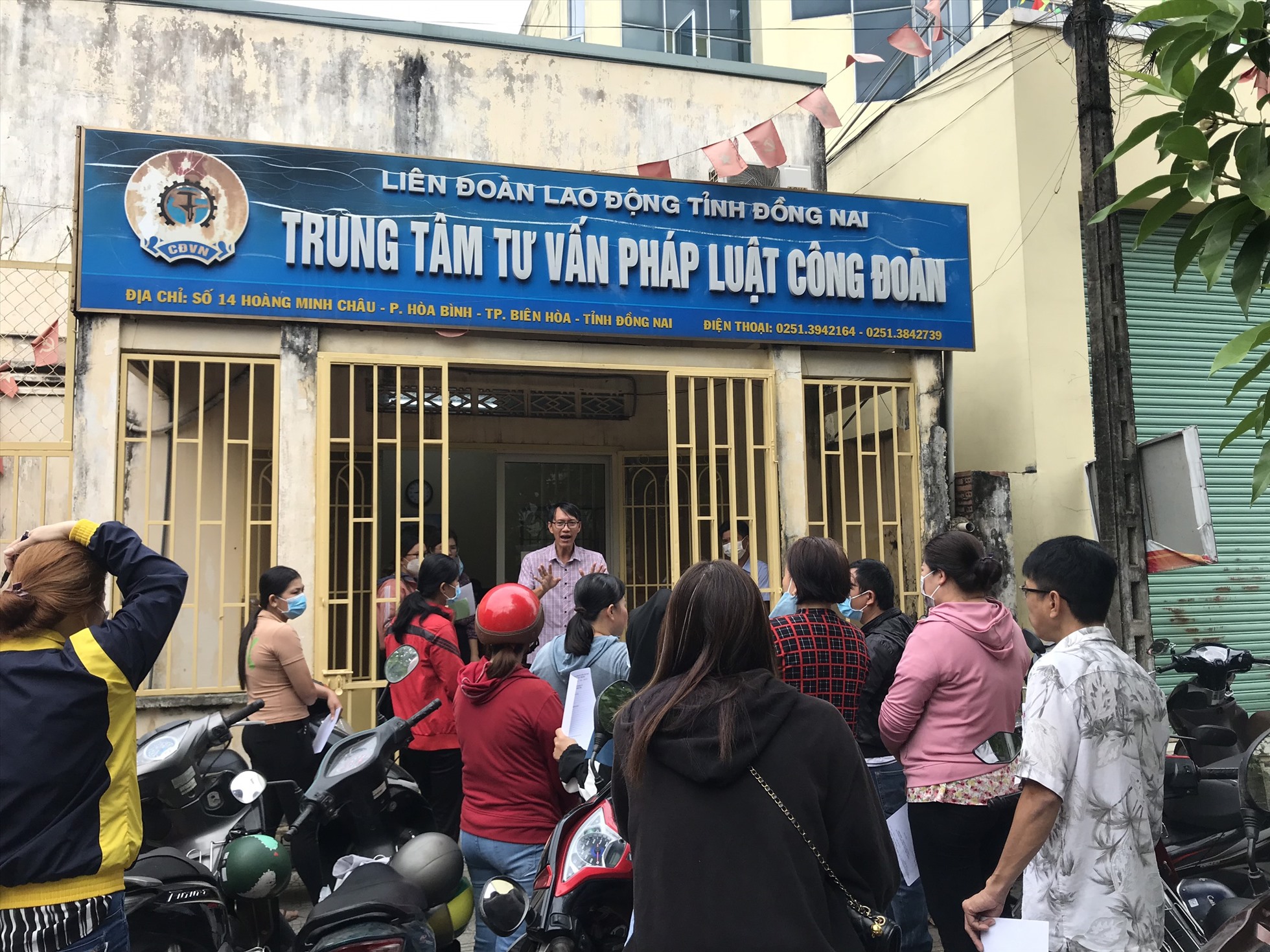 Hàng chục công nhân ở Đồng Nai kêu cứu vì không được chốt sổ bảo hiểm xã hội. Ảnh: Hà Anh Chiến