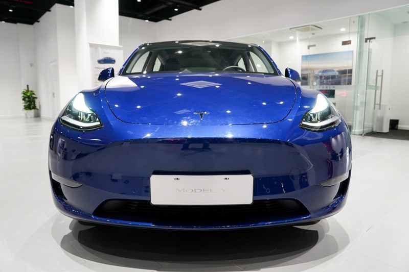 Tesla giảm giá một số mẫu xe điện