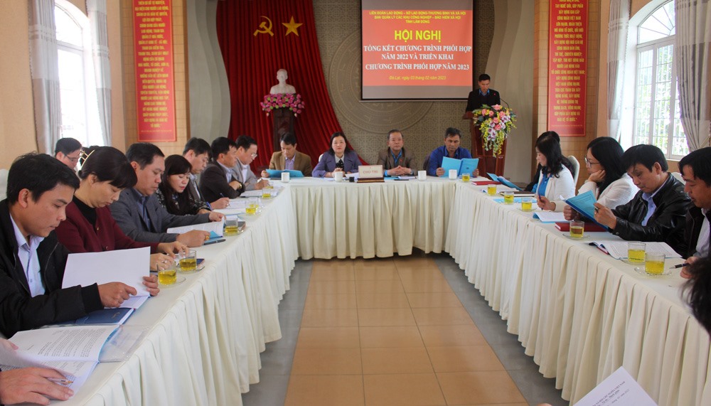 LĐLĐ tỉnh Lâm Đồng tổ chức Hội nghị Tổng kết chương trình phối hợp năm 2022 và triển khai chương trình phối hợp năm 2023. Ảnh: Nguyễn Bé.