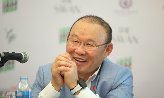 Huấn luyện viên Park Hang-seo dự định gắn bó với công tác đào tạo bóng đá trẻ tại Việt Nam. Ảnh: Hải Hoàng