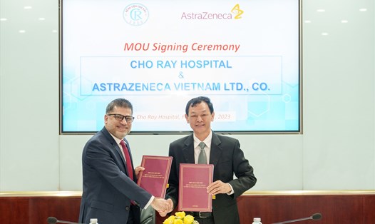 AstraZeneca Việt Nam và Bệnh viện Chợ Rẫy ký kết Bản Ghi Nhớ hợp tác cho giai đoạn 2023 - 2025 nhằm nâng cao trình độ chuyên môn cho cán bộ y tế. Ảnh: AstraZeneca