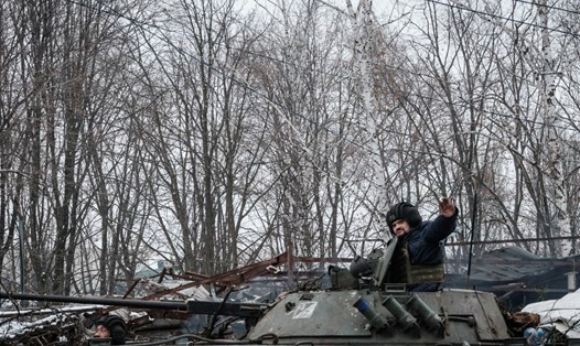 Một quân nhân Ukraina trên xe chiến đấu bộ binh (BMP-2) ở Bakhmut, ngày 3.2.2023. Ảnh: AFP