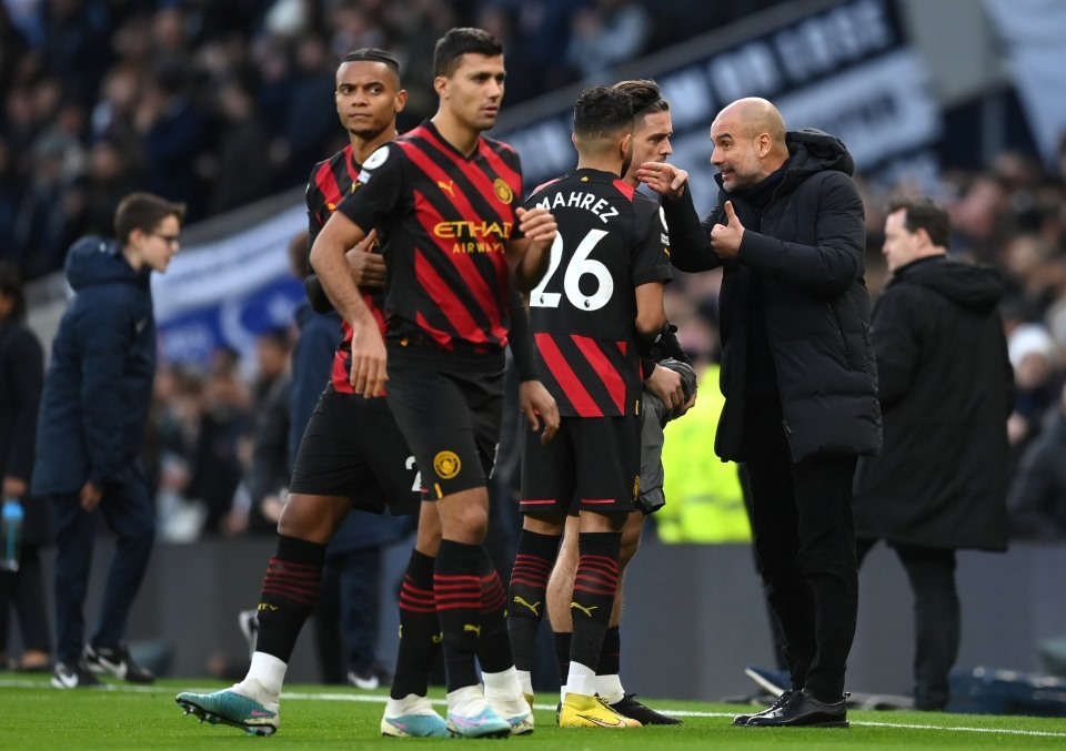 Pep Guardiola bị đặt dấu hỏi khi Man City thua Tottenham 0-1. Ảnh: Goal