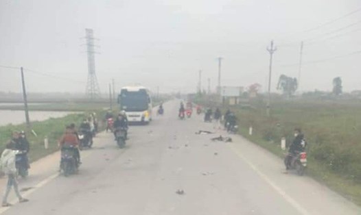 Hiện trường vụ tai nạn giao thông ở Thái Bình khiến 2 nam thanh niên tử vong tại chỗ. Ảnh: Bá Dương