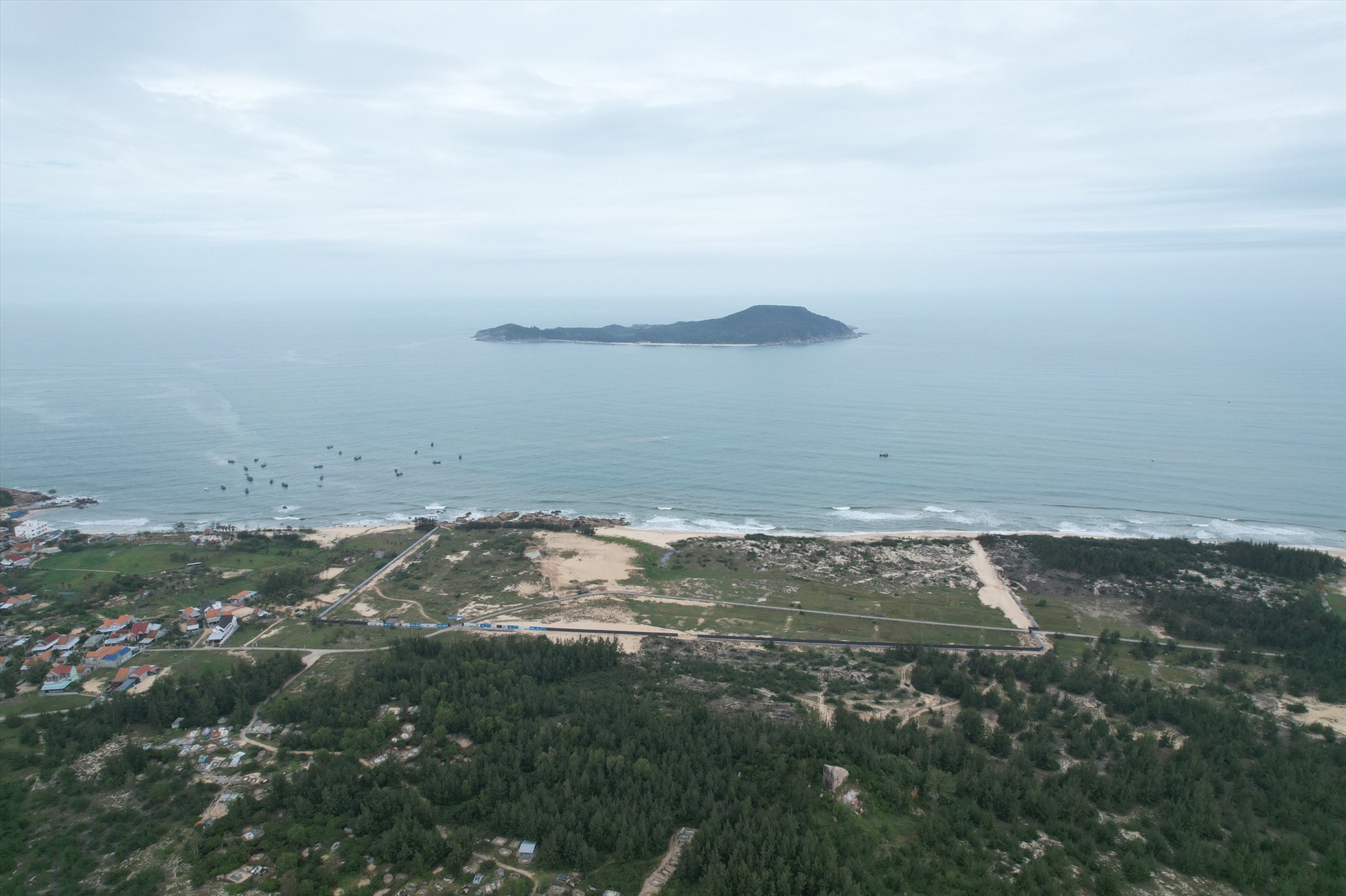 Phú Yên: "Siêu" dự án du lịch vẫn là bãi đất trống sau gần 14 năm triển khai. Ảnh: Hoài Luân