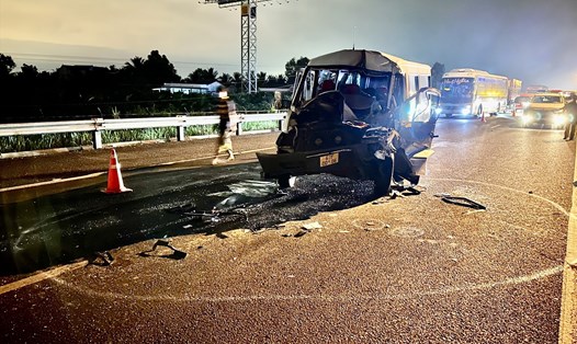 Hiện trường vụ tai nạn giao thông trên cao tốc Trung Lương - TP Hồ Chí Minh (đoạn thuộc xã Tân Hội Đồng, huyện Châu Thành, tỉnh Tiền Giang) xảy ra vào lúc khoảng 1h ngày 2.2.2023. Ảnh: Minh Sơn