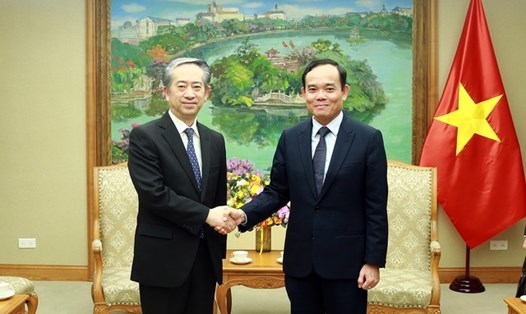 Phó Thủ tướng Trần Lưu Quang và Đại sứ Trung Quốc tại Việt Nam Hùng Ba. Ảnh: VGP