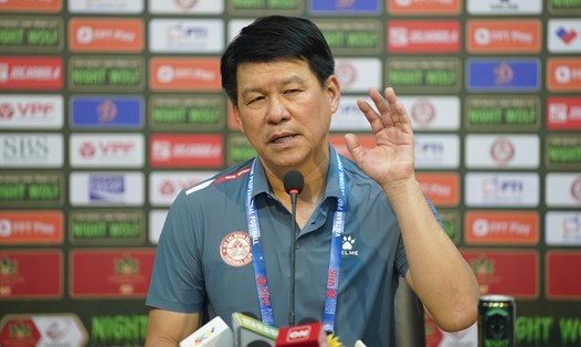 Huấn luyện viên Vũ Tiến Thành nhìn nhận những khó khăn của đội TPHCM nhưng muốn đội hướng đến vị trí cao hơn kỳ vọng. Ảnh: Nguyễn Phạm