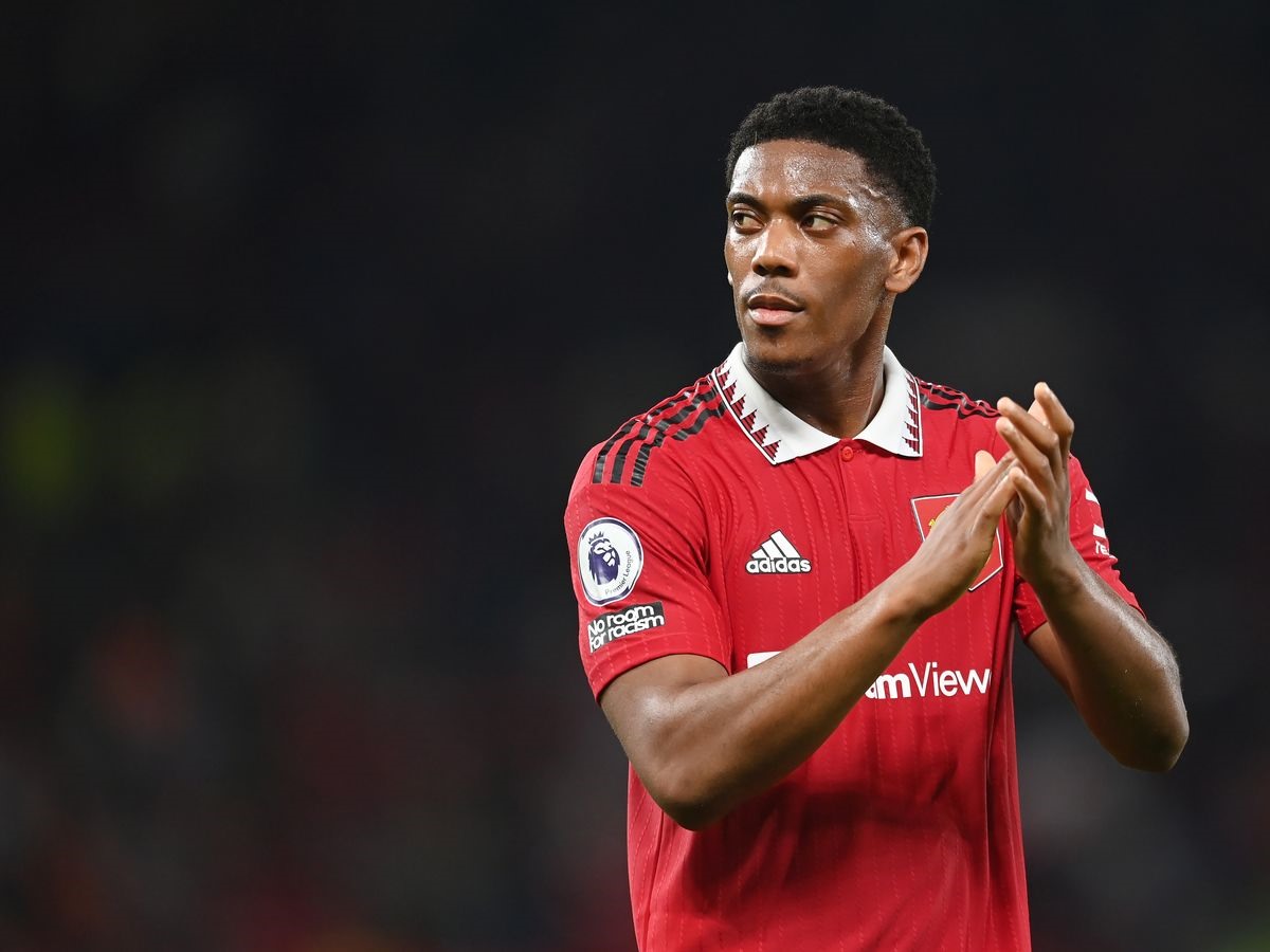 Anthony Martial đang ở lằn ranh mong manh giữa việc đi và ở tại Man United.  Ảnh: EPL