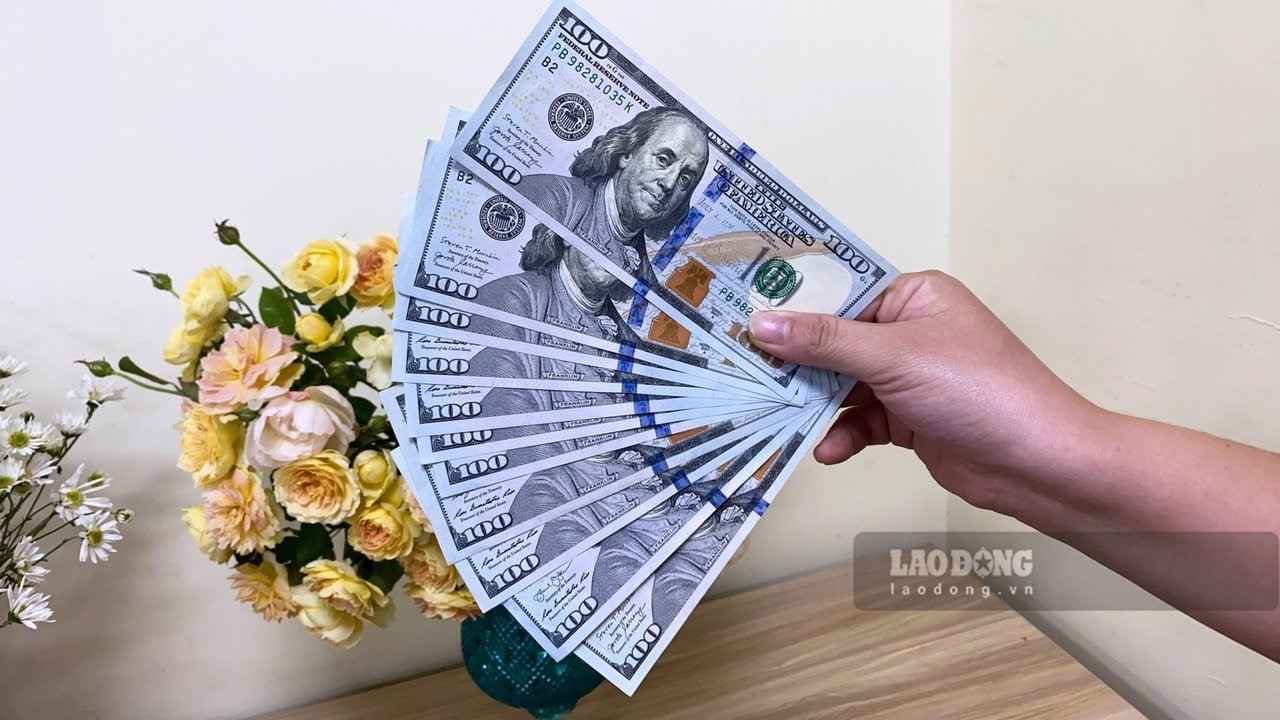 Tỷ giá hối đoái, giá USD chợ đen, giá USD tại Vietcombank hôm nay 11.2