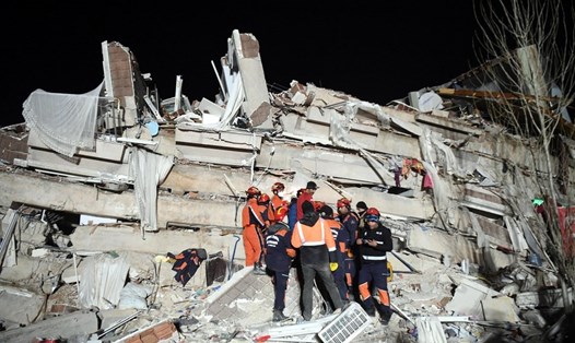 Cứu hộ sau động đất ở tỉnh Hatay, miền nam Thổ Nhĩ Kỳ, ngày 8.2.2023. Ảnh: Xinhua