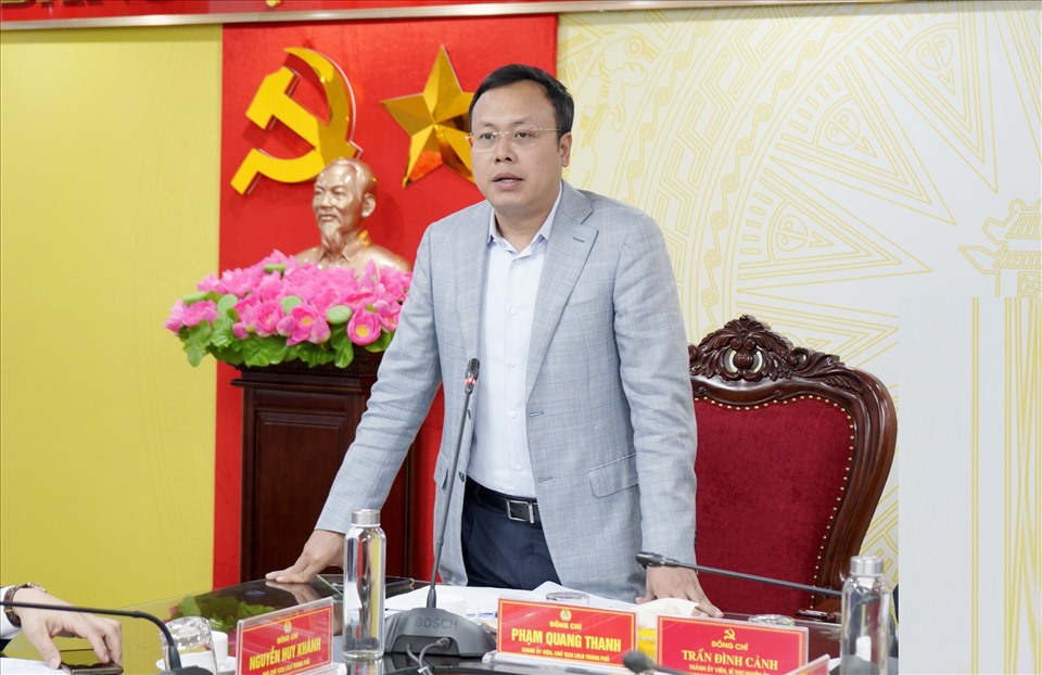 Ông Phạm Quang Thanh - Ủy viên Ban Chấp hành Tổng Liên đoàn Lao động Việt Nam, Thành ủy viên, Chủ tịch Liên đoàn Lao động thành phố Hà Nội phát biểu chỉ đạo việc tổ chức Đại hội Công đoàn huyện Thạch Thất. Ảnh: Ngọc Ánh