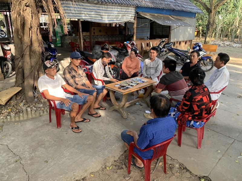 Vĩnh Long Bắt quả tang 10 người tụ tập đánh bạc tại quán cà phê