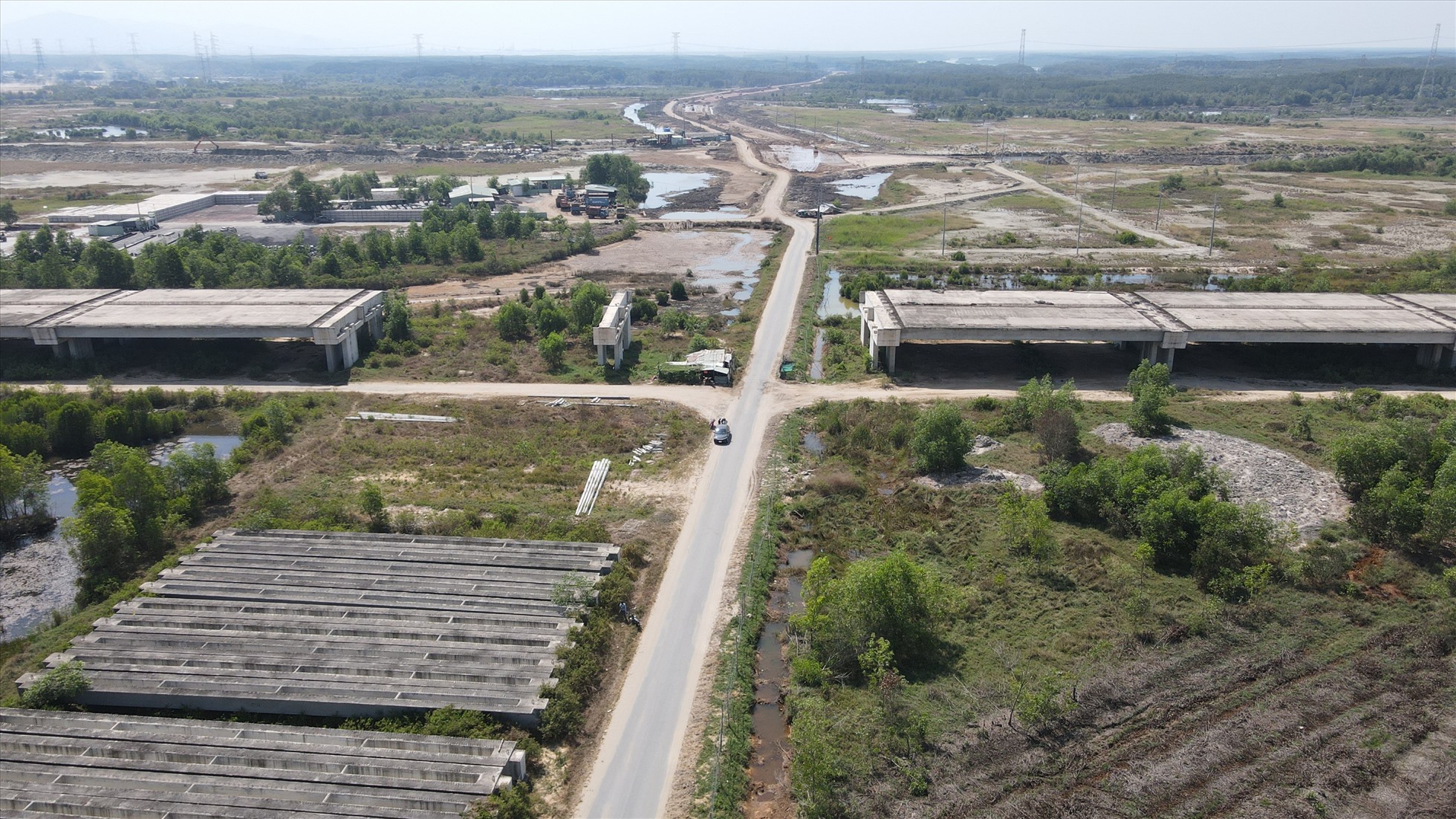 Tuyến đường dẫn vào cảng Phước An từ phía huyện Nhơn Trạch, tỉnh Đồng Nai có tổng mức đầu tư hơn 1.000 tỉ đồng. Ảnh: Hà Anh Chiến