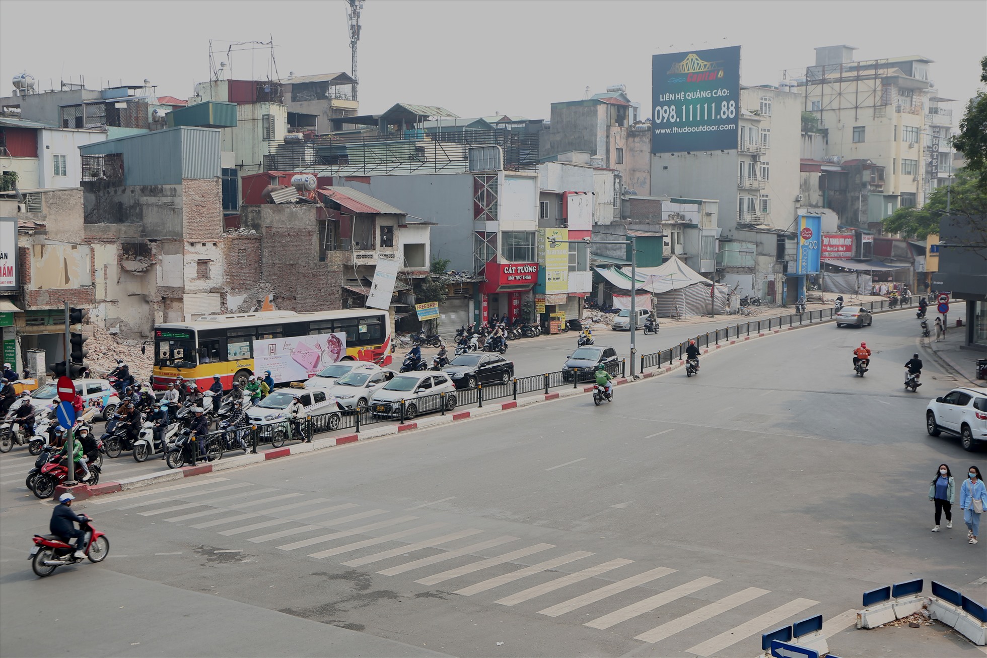 Tại nút giao thông Chùa Bộc - Thái Hà công tác giải phóng mặt bằng đang được đẩy mạnh. Ảnh: Vĩnh Hoàng