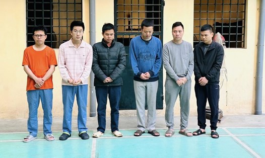 6 người của Trung tâm đăng kiểm 29-13D Hà Nội đang bị điều tra về hành vi nhận hối lộ. Ảnh: Công an cung cấp