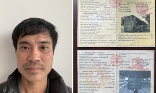 Nguyễn Đức Cương và một số giấy tờ giả của xe khách BKS 30Z-7879. Ảnh: Khánh Ngọc