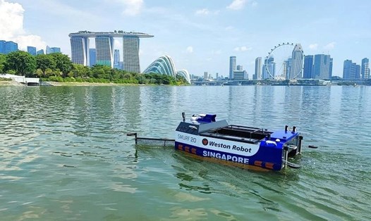 Những robot được trang bị 5G sẽ tham gia tuần tra, vớt rác trên sông tại Singapore. Ảnh: Weston Robot