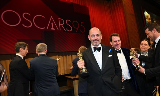 Đạo diễn người Thụy Sĩ Edward Berger, người đoạt giải Oscar cho Phim quốc tế hay nhất cho "All Quiet on the Western Front", tham dự Lễ trao giải Oscar thường niên lần thứ 95 tại Hollywood, California, Mỹ. Ảnh: AFP