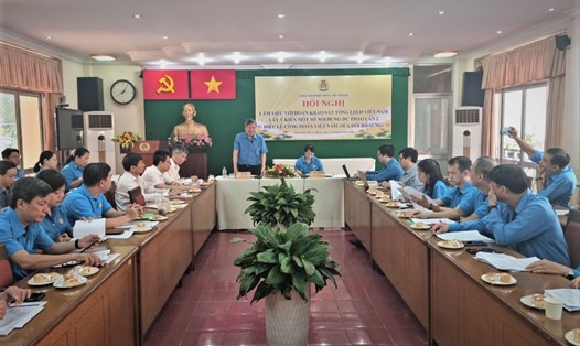 Phó Chủ tịch Thường trực Tổng LĐLĐVN Trần Thanh Hải phát biểu trong buổi làm việc với LĐLĐ TPHCM. Ảnh: Nam Dương