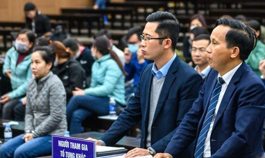 Đại diện VAB tham gia phiên tòa xét xử siêu lừa Nguyễn Thị Hà Thành chiếm đoạt hơn 433 tỉ. Ảnh: Việt Dũng
