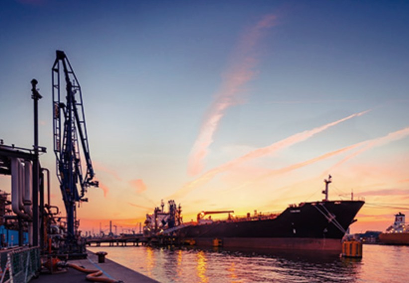 Mỹ thúc giục các công ty lớn như Vitol nối lại vận chuyển dầu của Nga. Ảnh: Vitol