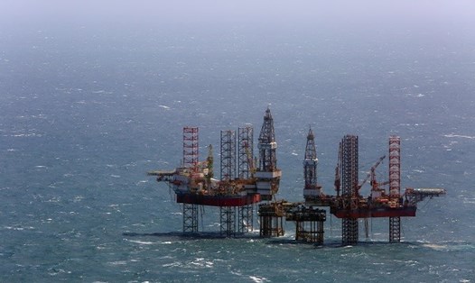 Giá dầu lao dốc hơn 4%. Ảnh minh họa: Tập đoàn Dầu khí