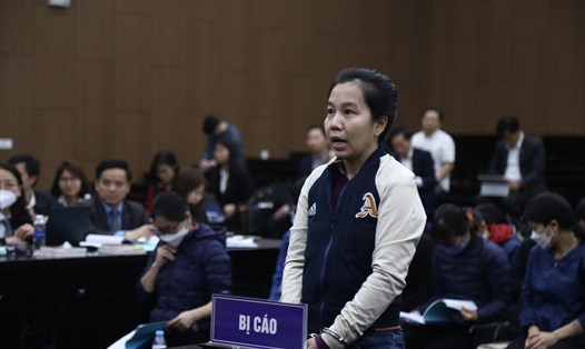 Nguyễn Thị Hà Thành thừa nhận hành vi lừa đảo chiếm đoạt tài sản trong những phiên xử vừa qua. Ảnh: Việt Dũng