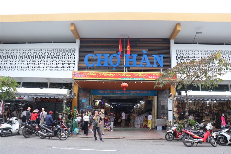 Chợ Hàn (TP Đà Nẵng) được đầu tư hơn 8 tỷ đồng cho việc cải tạo, nâng cấp nhiều hạng mục xuống cấp sau hơn 30 năm hoạt động. Ảnh: Nguyễn Linh