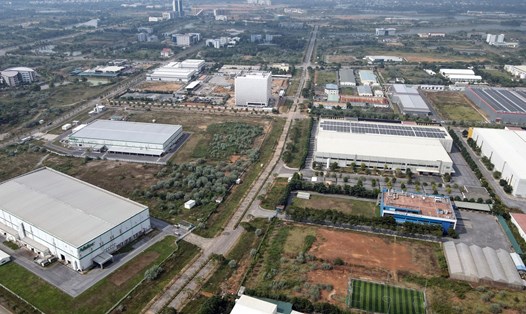 Sau hơn 10 năm quy hoạch, Khu đô thị vệ tinh Hoà Lạc chỉ thu hút được một vài doanh nghiệp, xưởng sản xuất. Ảnh: Anh Huy