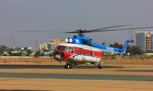 Máy bay trực thăng hoạt động tại sân bay Vũng Tàu. Ảnh: Hoàng Thanh