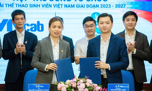 Thường trực Trung ương Hội Sinh viên Việt Nam và Truyền hình Cáp Việt Nam (VTVcab) ký kết hợp tác. Ảnh Linh Hương