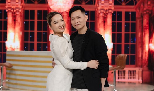 Vợ chồng Viết Thành - Quỳnh Trang tham gia chương trình "Khách sạn 5 sao". Ảnh: VTV