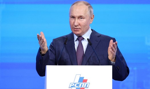 Tổng thống Vladimir Putin phát biểu tại đại hội thường niên của Liên minh các nhà công nghiệp và doanh nhân Nga, ngày 16.3.2023. Ảnh: Kremlin