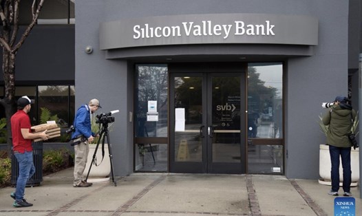 Bên ngoài trụ sở của ngân hàng Silicon Valley ở Mỹ. Ảnh: Xinhua