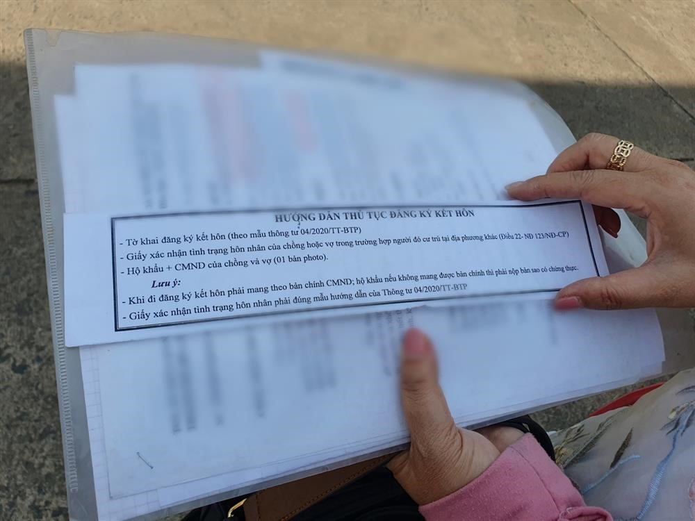 Hướng dẫn thủ tục đăng ký kết hôn vẫn thực hiện theo Nghị định 123/2015/NĐ-CP. Ảnh: Phương Ngân