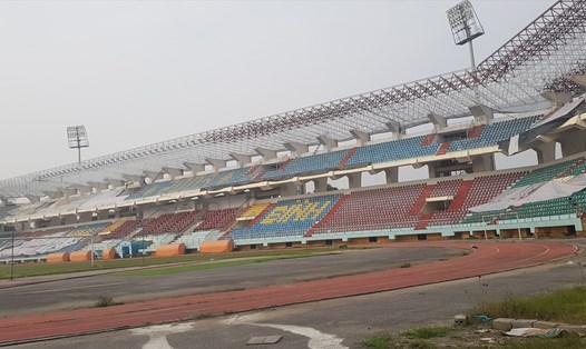Sân vận động Ninh Bình với sức chứa 22.000 chỗ ngồi đang được đầu tư sửa chữa lại. Ảnh: Diệu Anh