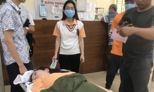 Chị Thư được đưa vào cấp cứu tại Bệnh viện Đa khoa khu vực Long Thành. Ảnh: Người nhà nạn nhân cung cấp