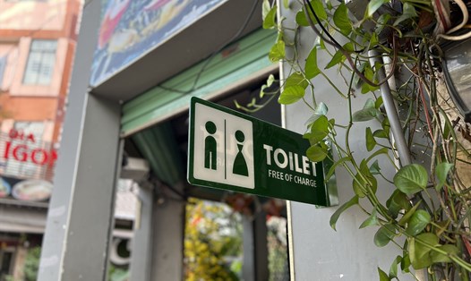 100 cửa hàng tại Quận 1, TP Hồ Chí Minh cho người dân, du khách dùng nhà vệ sinh miễn phí. Ảnh: Thanh Chân