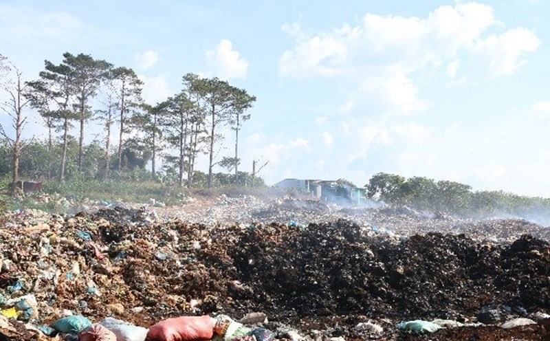 Sớm giải phóng mặt bằng xây dựng nhà máy xử lý rác thải ở Đắk Nông