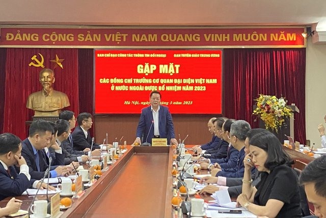 Trưởng Ban Tuyên giáo Trung ương Nguyễn Trọng Nghĩa khẳng định các cơ quan đại diện Việt Nam ở nước ngoài có vai trò quan trọng là lực lượng tuyến đầu làm công tác thông tin đối ngoại tại địa bàn ngoài nước. Ảnh: VGP