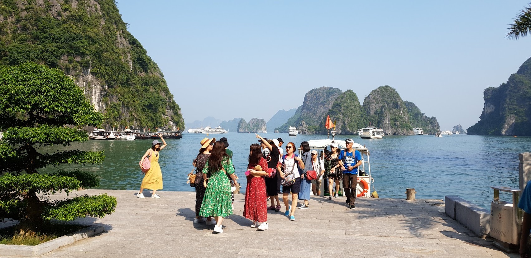 Quảng Ninh công bố 38 sản phẩm du lịch mới: Leo núi Bài Thơ, đua thuyền buồm